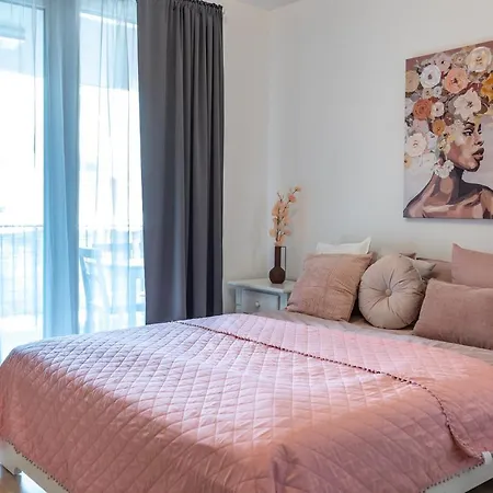 Need In Bp - Garage, Terraces, Aircon Apartament *
