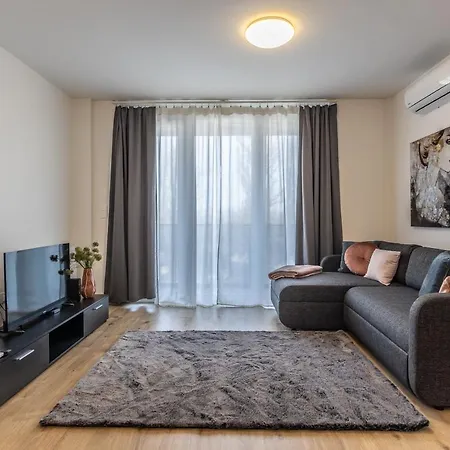 Need In Bp - Garage, Terraces, Aircon Budapeszt