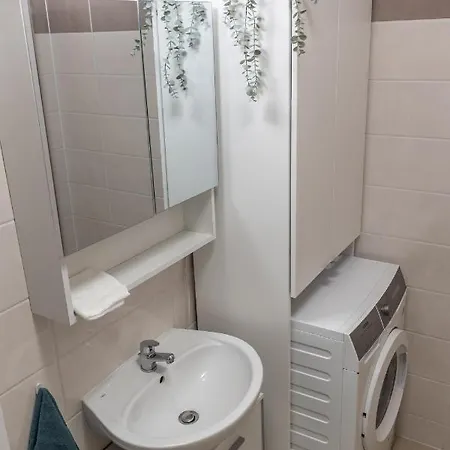 Need In Bp - Garage, Terraces, Aircon Apartament