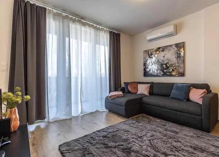 Need In Bp - Garage, Terraces, Aircon