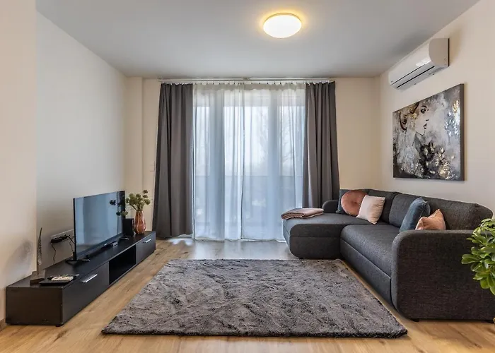 Need In Bp - Garage, Terraces, Aircon Budapesta