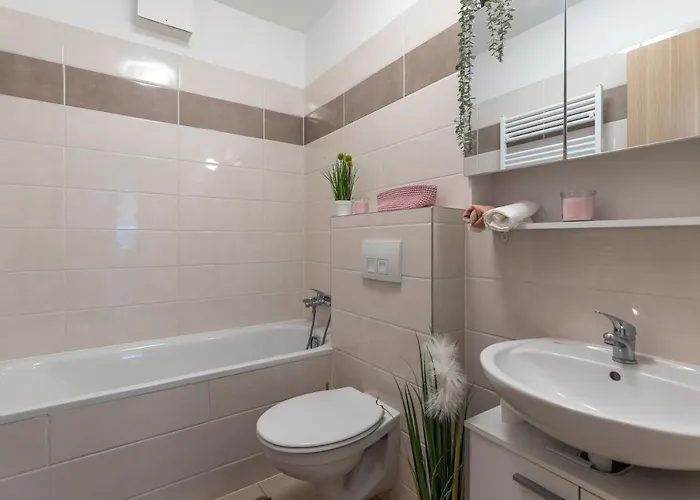 Need In Bp - Garage, Terraces, Aircon Apartament *