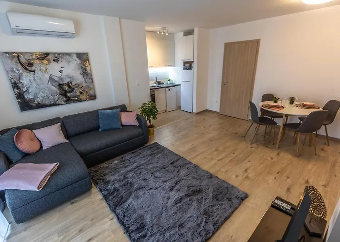 Need In Bp - Garage, Terraces, Aircon Apartament *