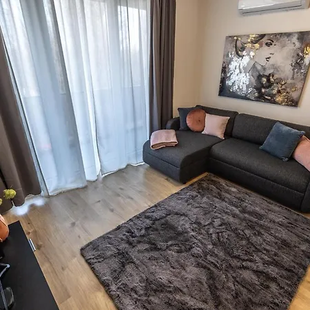Need In Bp - Garage, Terraces, Aircon בודפשט