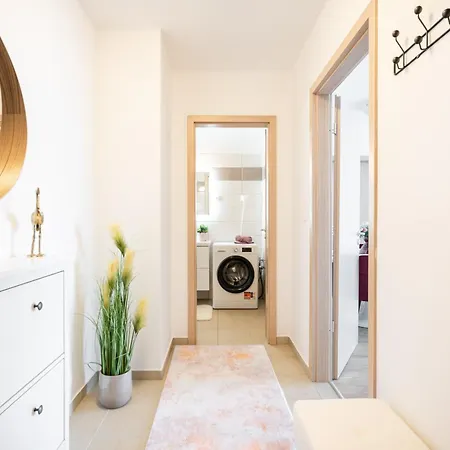 Need In Bp - Garage, Terraces, Aircon Apartamento Budapeste