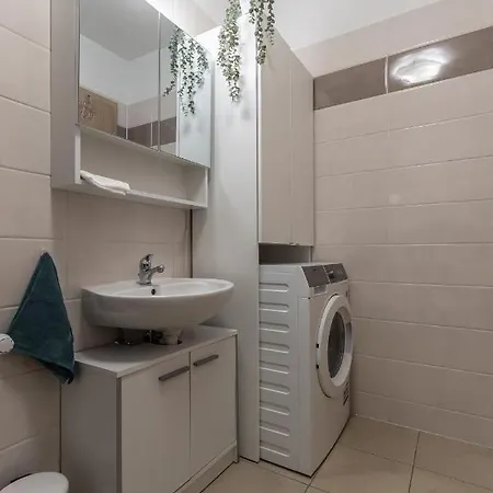 Need In Bp - Garage, Terraces, Aircon בודפשט